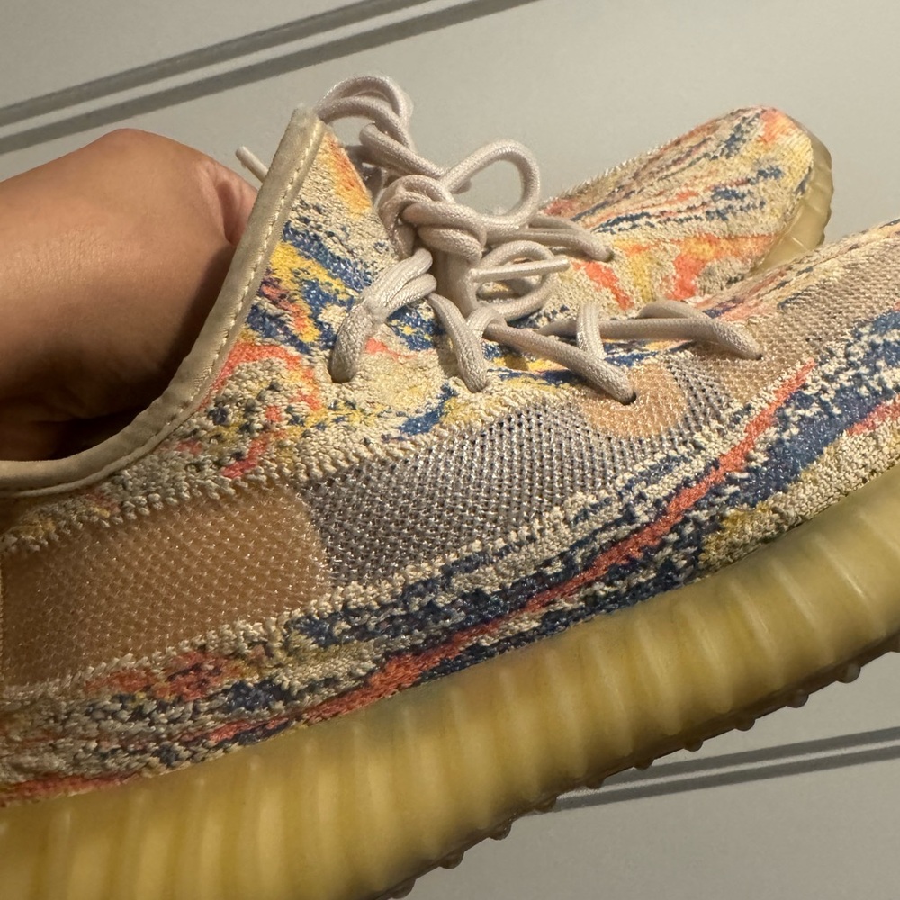adidas Yeezy Boost 350 V2 - Picture 4 of 7